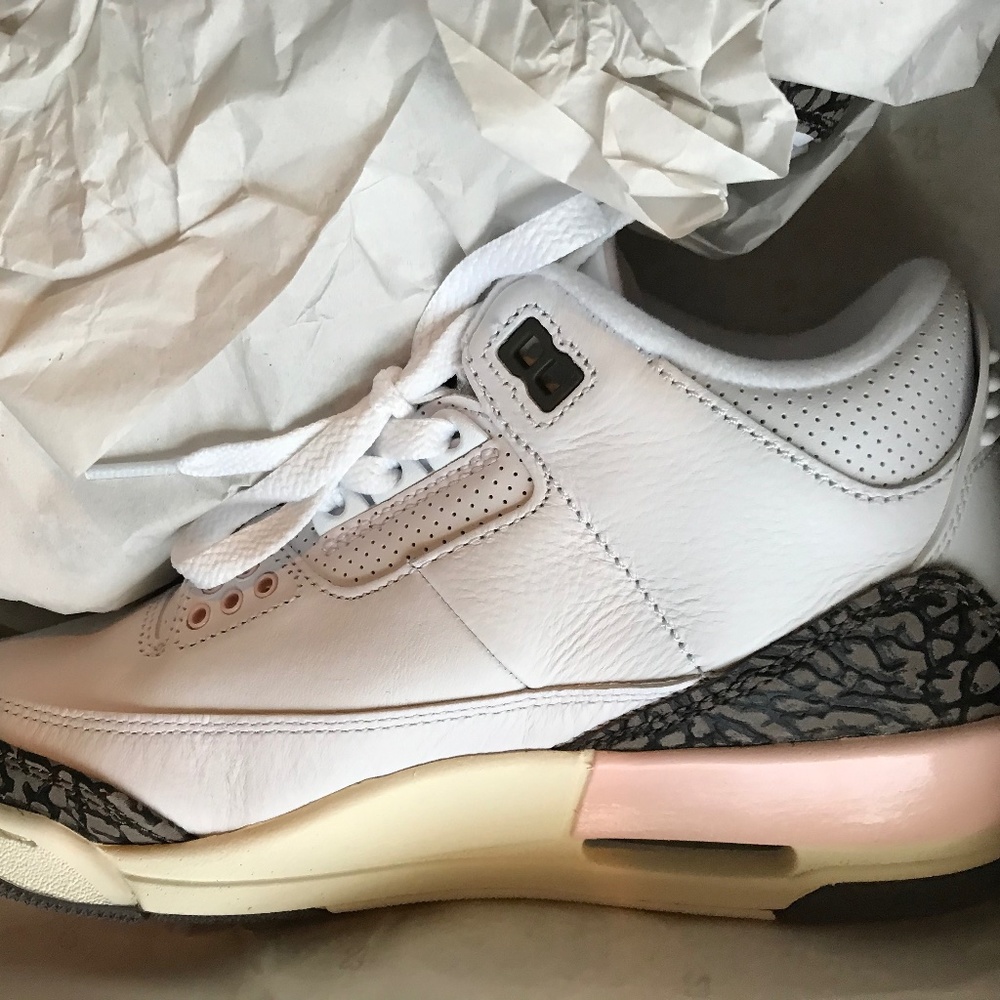 Jordan 3 Retro Neapolitan Dark Mocha (Women's)